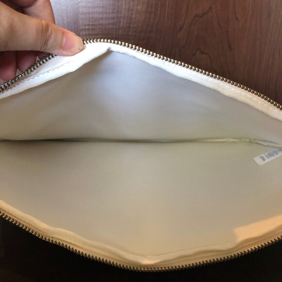 Cath Kidston Artist's View Laptop Sleeve - Picture 6 of 7